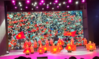 Ho Chi Minh’s 135th Birth Anniversary Celebrated in Vientiane